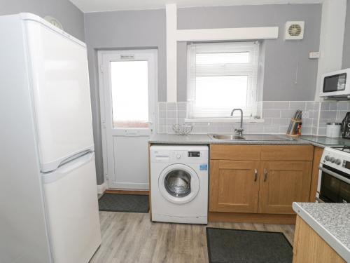 Maesdu Cottage - image 13