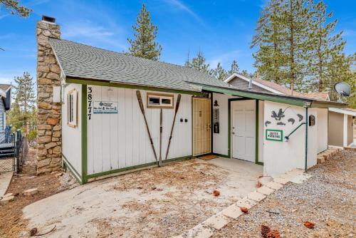 Moon escape #1961 in Big Bear Lake, USA