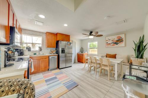 Bright Home Near Atlantic Ave and Delray Beach! in Delray Beach, USA