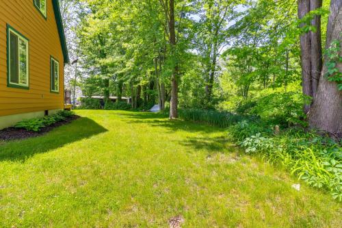 Brooklyn Cottage with Dock - Steps To Wamplers Lake!