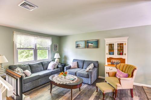 Bright Narragansett Beach Escape with Deck and Yard! in Narragansett, USA