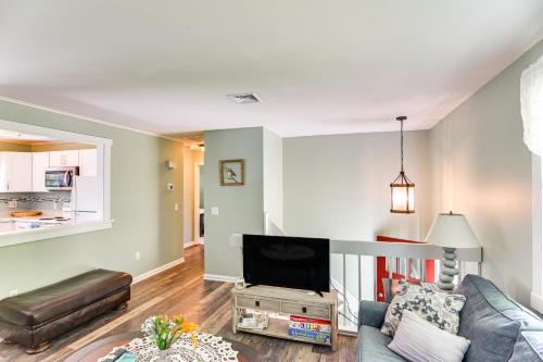Bright Narragansett Beach Escape with Deck and Yard! - image 6
