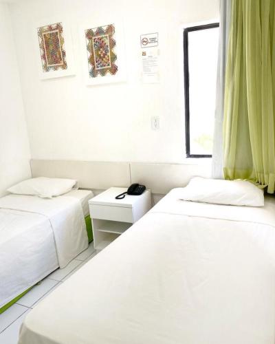 2 twin beds