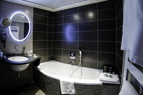 Junior Suite (2 Adults)