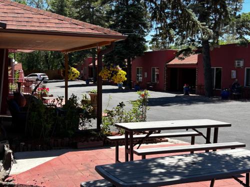 Rainbow Lodge and Inn