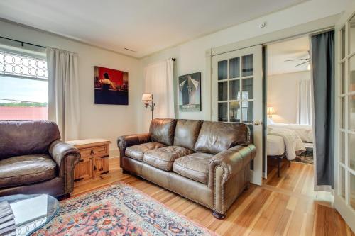 Cozy Elkhart Lake Apartment Walk to Town and Dining in Elkhart Lake, USA