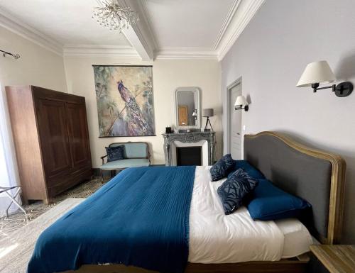 L'Oiseau Bleu PEACOCK chambre d'hôte Roubia