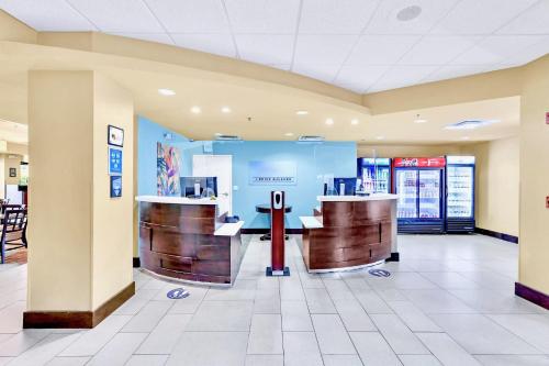 Near Disney 1BR Apartment - Pool and Hot Tub in Orlando, USA