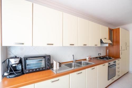 設施, Lighthouse View Villa with Sea View Terrace and Garden in 阿格羅波利