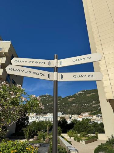 Luxury 1 bed with Pool and Sea Views, Gibilterra (foto 2)