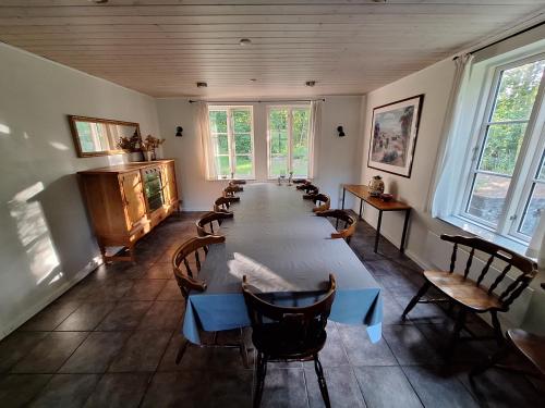 Comoditats, Kaptajnen at Gammel Rye in Ry