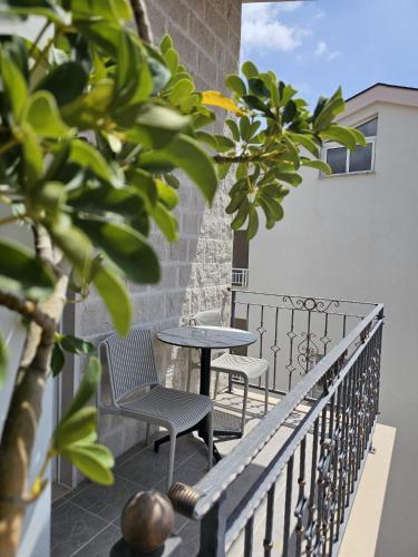 Studio with Balcony image 9