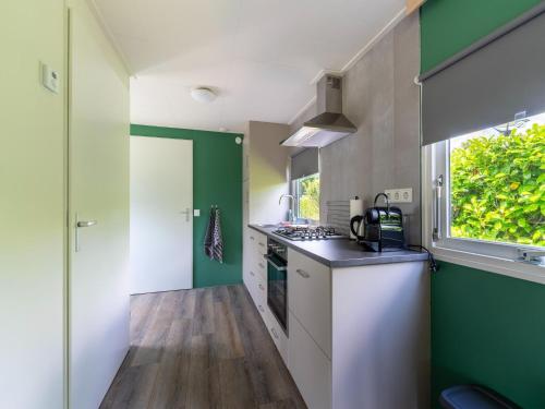 Kitchen, Chalet in Stegeren near Heathlands in Buurtschap Stegerveld