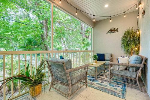 Airy Coastal Casa on Park 6 Mi to Honeymoon Isle! in Dunedin, USA