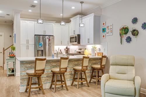 Airy Coastal Casa on Park 6Mi to Honeymoon Isle! - image 2