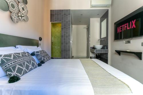 Moai Home - main image