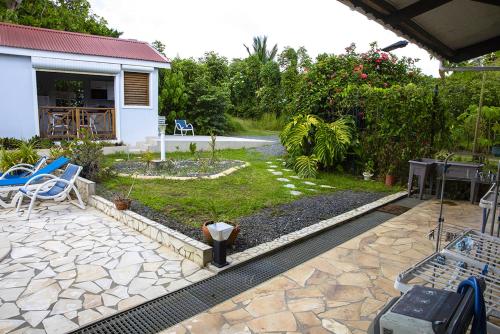 Charmant bungalow à Baie-Mahault avec piscine privée