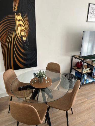 Létesítmények, Sunshine Seven in Salisbury