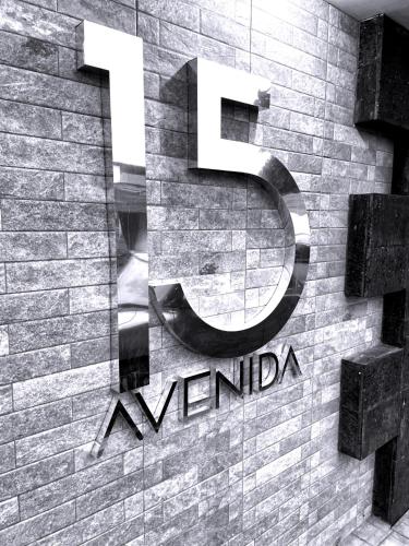 15 AVENIDA