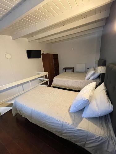 One-Bedroom Apartment image 4