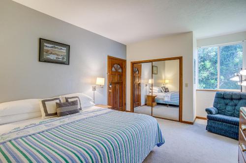 Yaquina Bay Views! Restaurants Shops Walk to Everything! Unit 2 - image 11