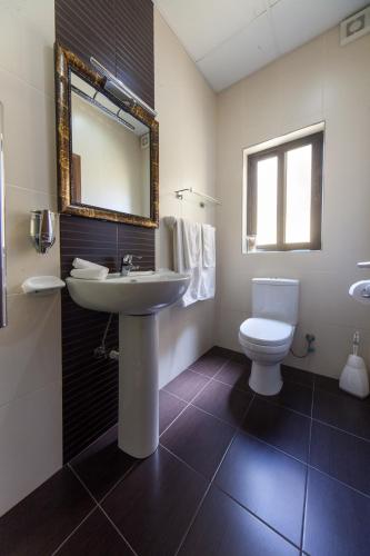 Port View Guesthouse - image 7