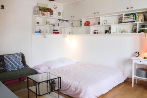 Bright and quiet 25 m apartment - image 2