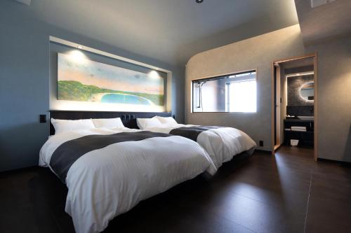 2 bedrooms, 4 beds