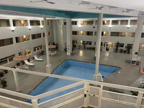 ทัศนียภาพ, โรงแรมเบดฟอร์ด พลาซา (Bedford Plaza Hotel) in เบดฟอร์ท (MA)