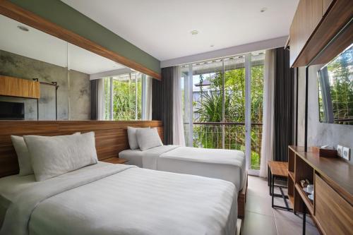 Superior Twin Room image 10