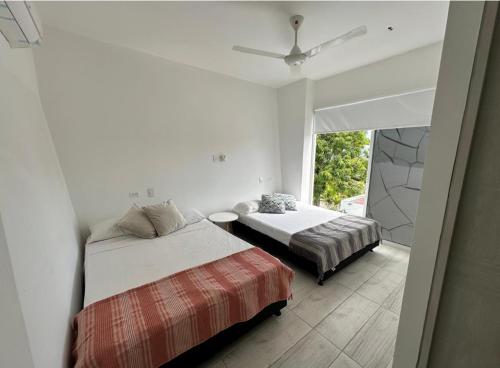 Casa con piscina y campo de golf in Girardot