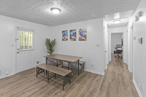 5BD 2BTH Home Near Hartsfield Jackson Airport in College Park, USA