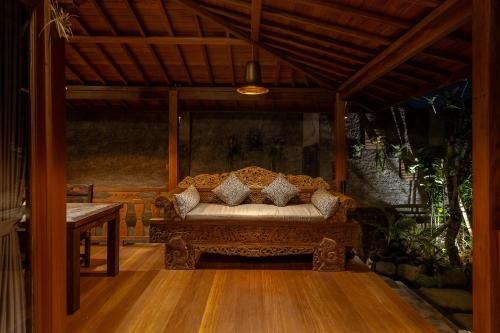 Ithaca Ubud Villa - Tap to explore photos