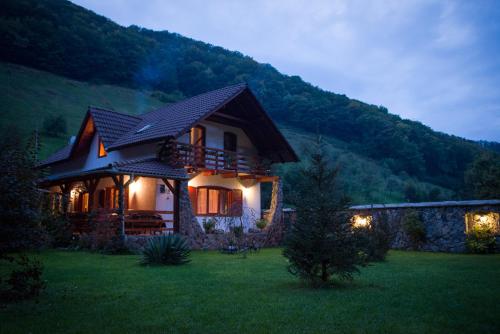 . Casa de Piatra