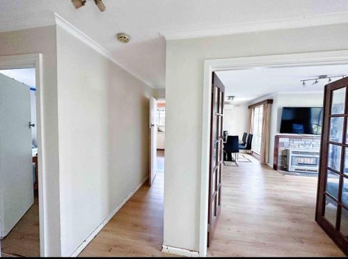 Nice 3 bedroom House Mt Waverley in Mount Waverley