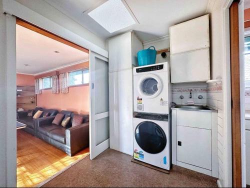 Nice 3 bedroom House Mt Waverley in Mount Waverley