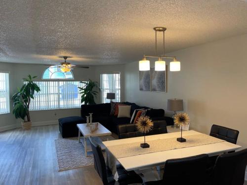 Grand Superior 3BR Penthouse near Disney Parks & Universal in Kissimmee, USA