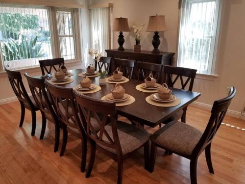 Luxury and Spacious 5 bedroom private house by Melrose WIFI TV Backyard Free Parking close to the Grove Hollywood Walk of Fame, Los Angeles (fotografie 7)
