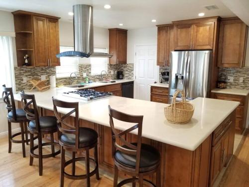 Luxury and Spacious 5 bedroom private house by Melrose WIFI TV Backyard Free Parking close to the Grove Hollywood Walk of Fame, Los Angeles (fotografie 10)