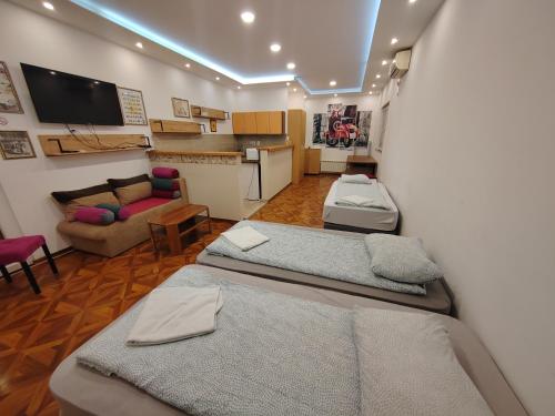Comfort Triple Room image 5