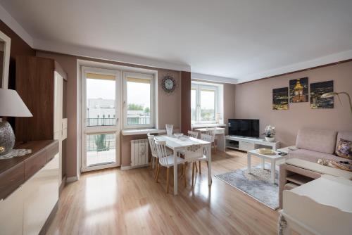 National Stadium Comfy Apartment by BookingHost, Warsaw