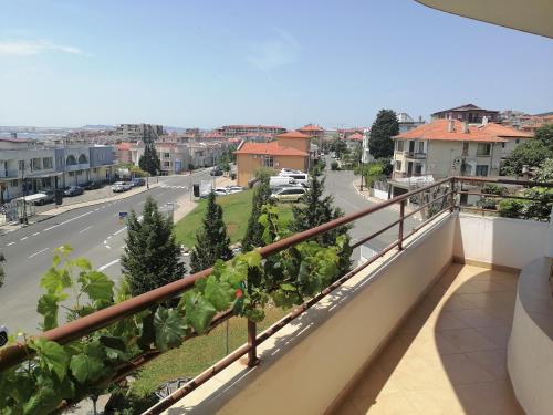 Apartment with Sea View image 5