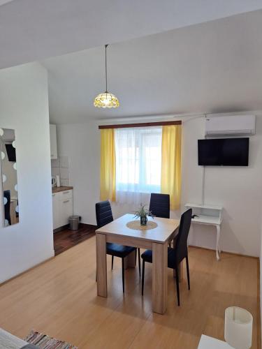 Apartments Kozjan in كارلوفاك