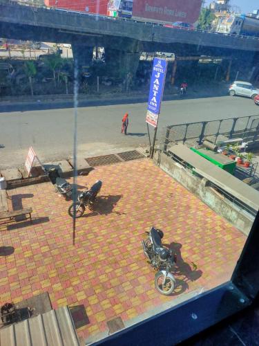 HOTEL JANTA INn in Vapi