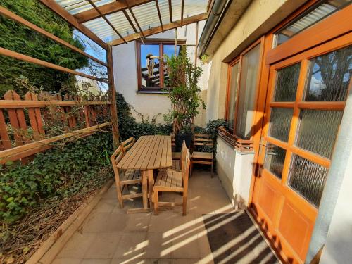 陽台/露台, Ubytování Nad rybníkem Nová Říše - apartmán Východ (Ubytovani Nad rybnikem Nova Rise - apartman Vychod) in 琴德瑞楚夫赫拉德茨