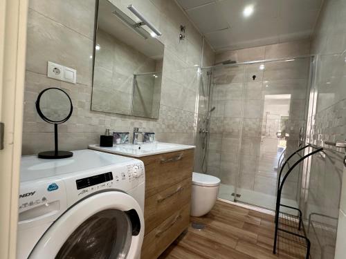 A1 - Apartamento en La Carihuela, 2 dormitorios, Wifi, a 100 metros de la playa, Torremolinos (Foto 4)