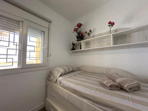 A1 - Apartamento en La Carihuela, 2 dormitorios, Wifi, a 100 metros de la playa, Torremolinos (Foto 7)
