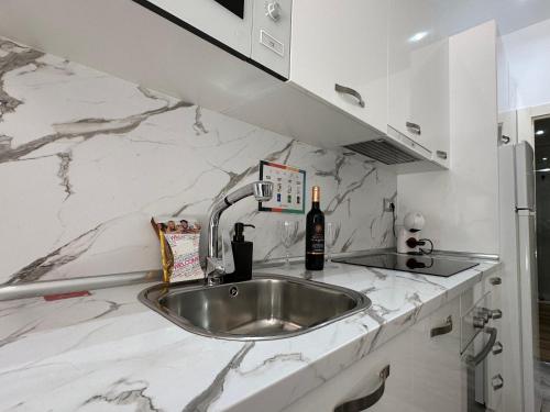 A1 - Apartamento en La Carihuela, 2 dormitorios, Wifi, a 100 metros de la playa, Torremolinos (Foto 9)