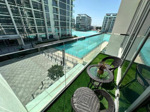 Spacious 1bedroom W Lagoon In Al Maktoum City, Dubaj