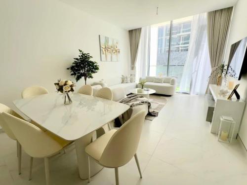 Spacious 1bedroom W Lagoon In Al Maktoum City, Dubái (foto 7)